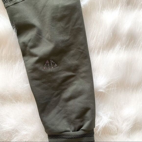 Alpha Prime Victoria Leggings in Dark Sapphire (S) - Picture 11 of 11